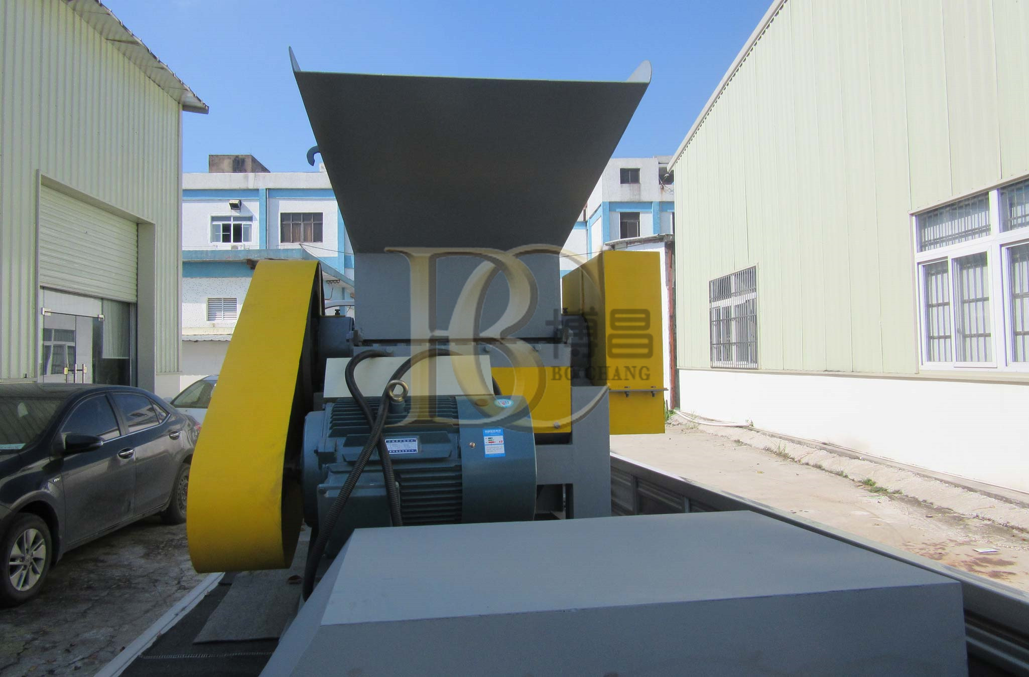 注塑加工廠(chǎng)用什么破碎機(jī)設(shè)備好，投資成本多少